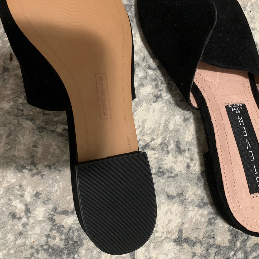 Steve Madden Lauryn Black Pointed-Toe Slip-On Mules - Picture 3 of 5
